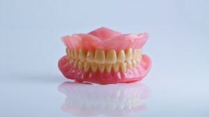 Prótese dentária: tire suas dúvidas sobre esse procedimento